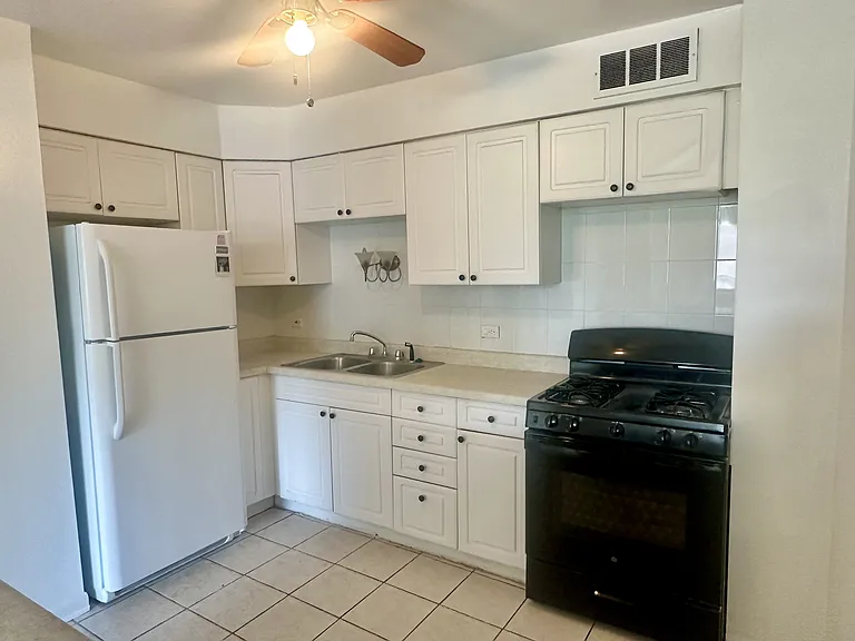 6325 N Sheridan Rd #505 — Photo 6