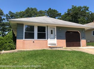 1637 Mount Everest Ln, Toms River, NJ 08753