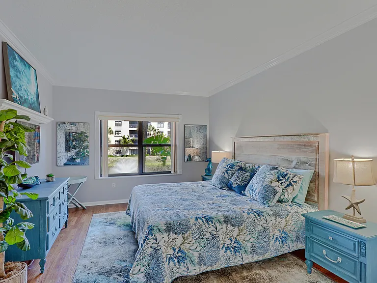 400 Uno Lago Dr #204 — Photo 23