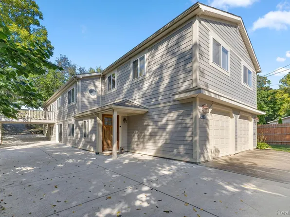 724 N Center St, Northville, MI 48167