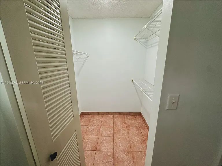 927 NE 199th St #101 — Photo 6
