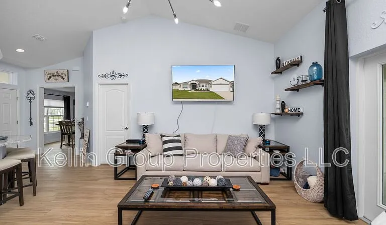4762 Drake Ave — Photo 10