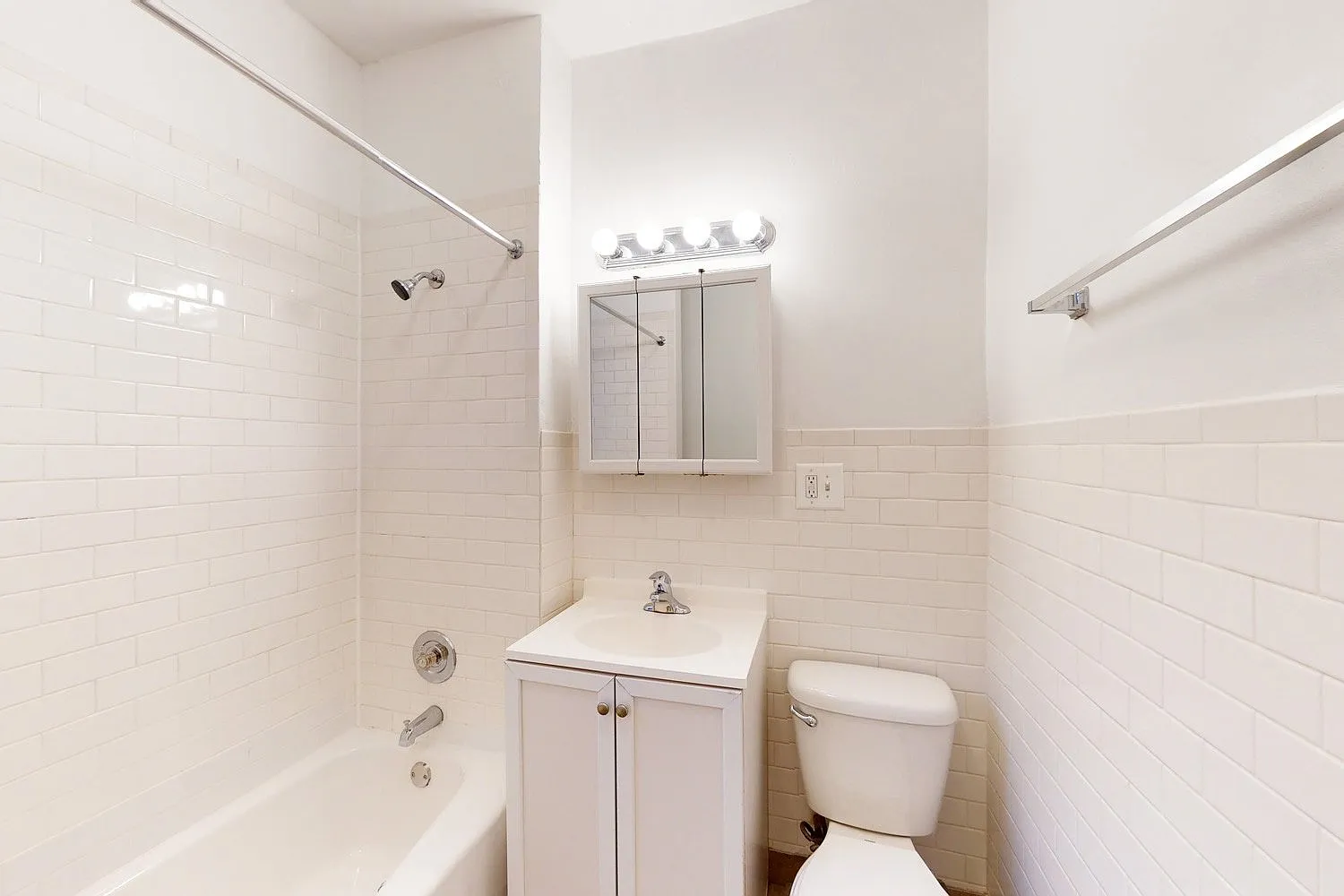 5508 S. Cornell Avenue — Photo 4
