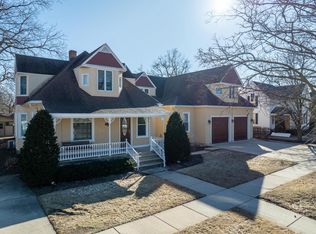 1022 Park Row St, Lake Geneva, WI 53147