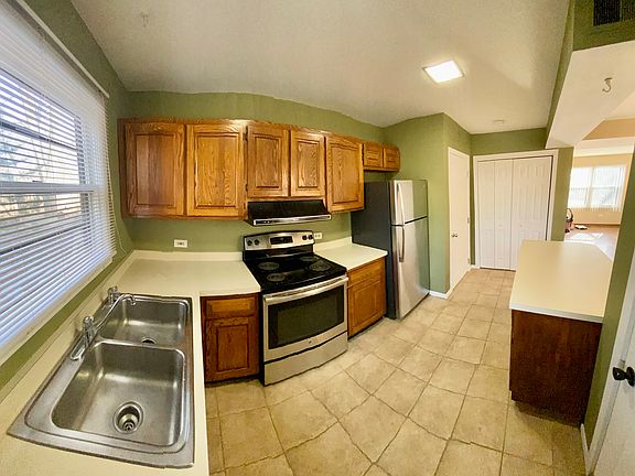 4th image of 608 N Hough St #A