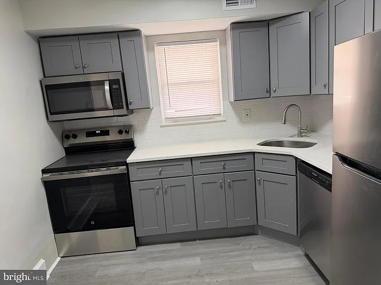 244 Mansion Ave — Photo 36