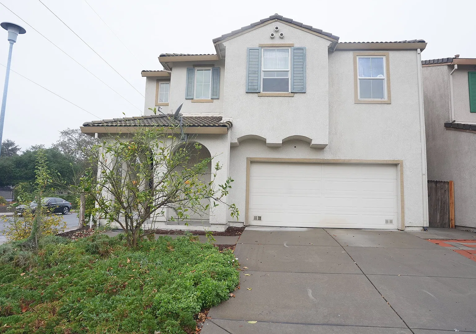 4 bed, 2.5 bath, 1885 sqft, $2,250 — Photo 1
