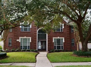 2810 Pinebend Dr, Pearland, TX 77584