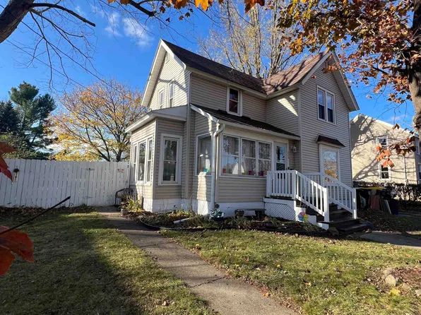 225 N Dewey Ave, Reedsburg, WI 53959