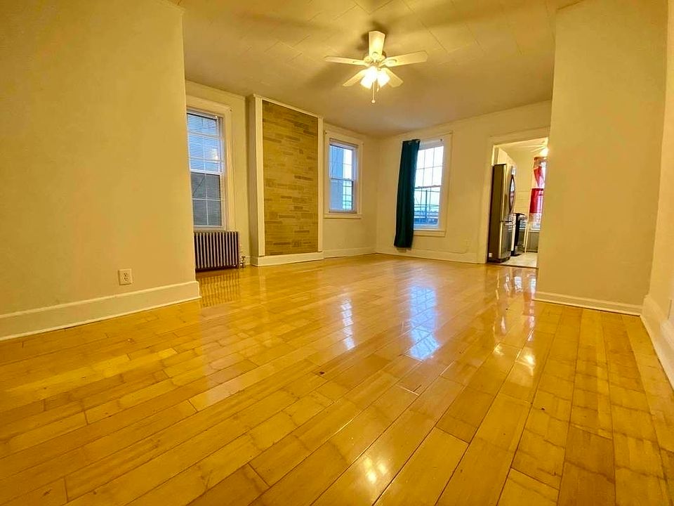 1st image of 756 Woodward Ave #3G