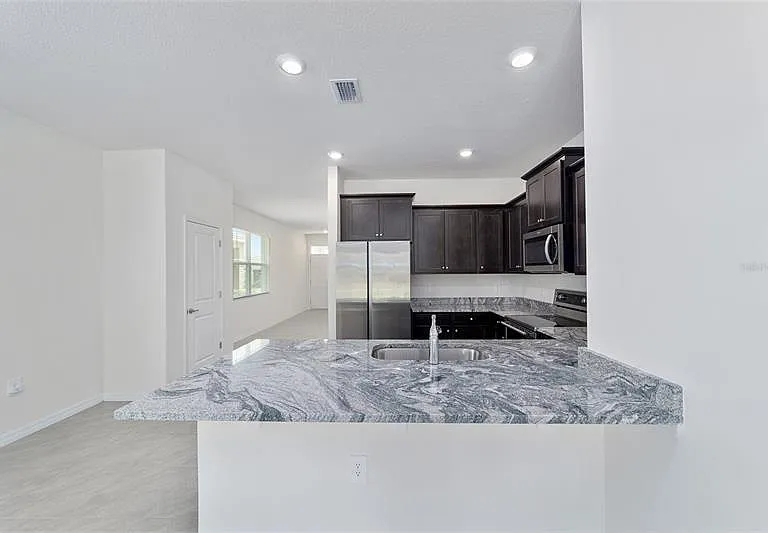 4111 NW 44th Cir — Photo 9