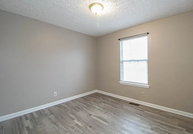 131 Lilian Dr — Photo 17