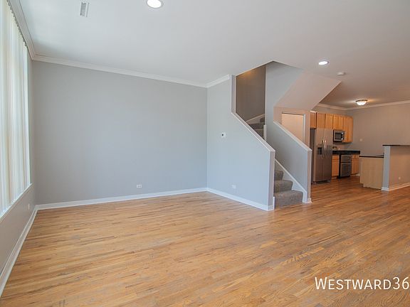 3rd image of 1714 W Belmont Ave APT E
