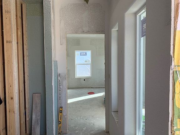 4th image of 369 N McIntyre Dr
