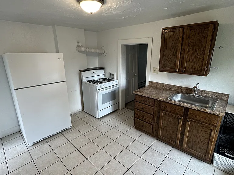 735 W 400 N #3 — Photo 7