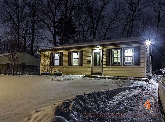 1st image of 16 Crestline Dr