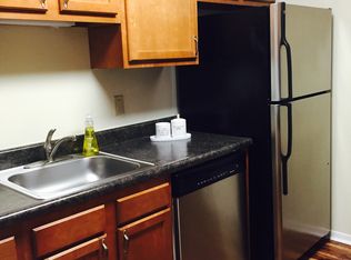 708 Emerald Lake Dr APT 102, Virginia Beach, VA 23455