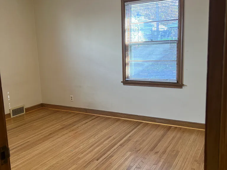 390 Pierce St N #4 — Photo 8
