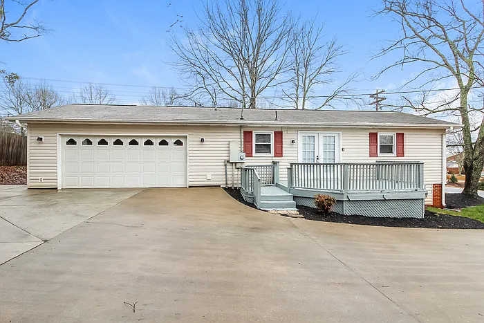 242 Pearson Rd — Photo 11