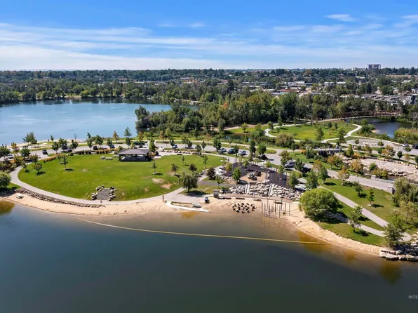 790 N Riviera Dr Trlr 48, Boise, ID 83703