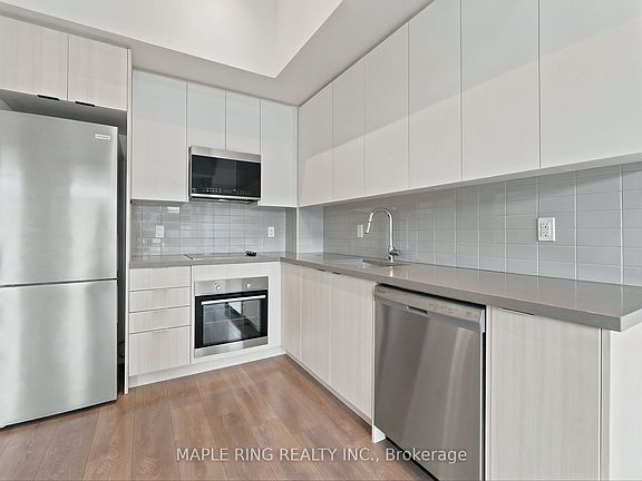 3rd image of 2485 Taunton Rd #450