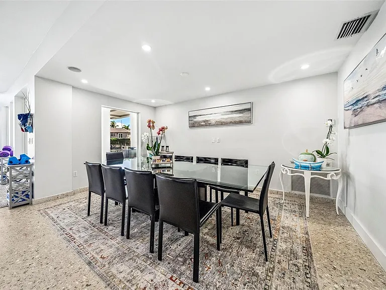 2523 Castilla Isle — Photo 15
