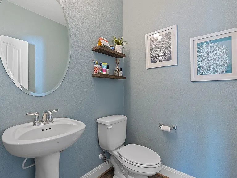 209 Birkshire Dr — Photo 16