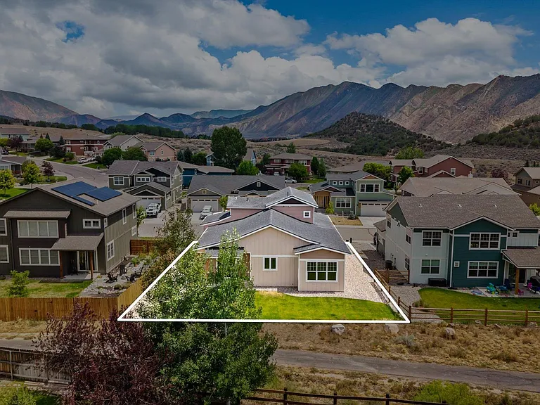 34 Mount Yale Ct — Photo 34