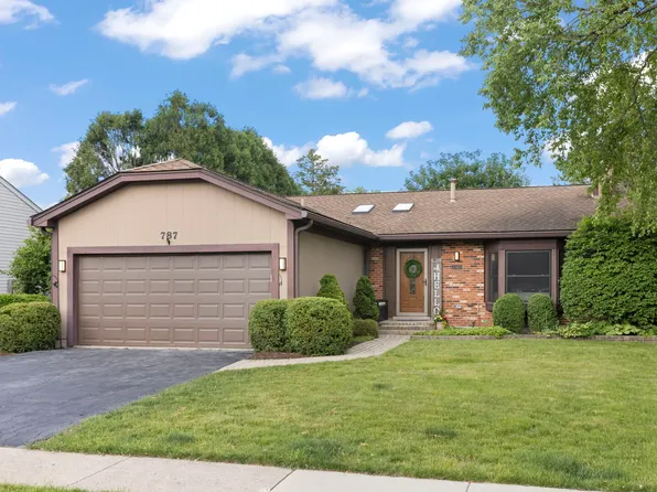 787 Bluejay Cir, Elk Grove Village, IL 60007