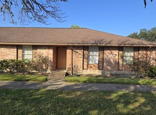 12121 Sharpview Dr, Houston, TX 77072
