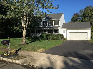21 River Edge Dr, Jackson, NJ 08527