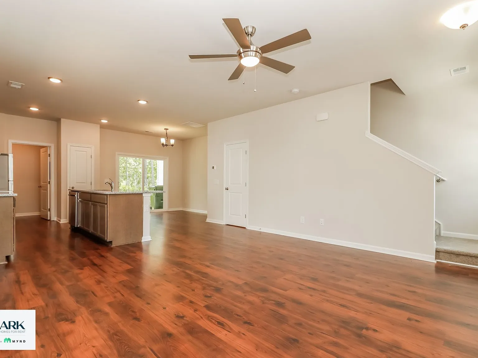 3 bed, 2.5 bath, 1315 sqft, $1,849 — Photo 4