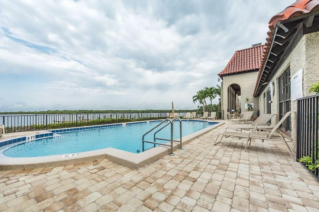2 bed, 1339 sqft, $2,300 — Photo 1