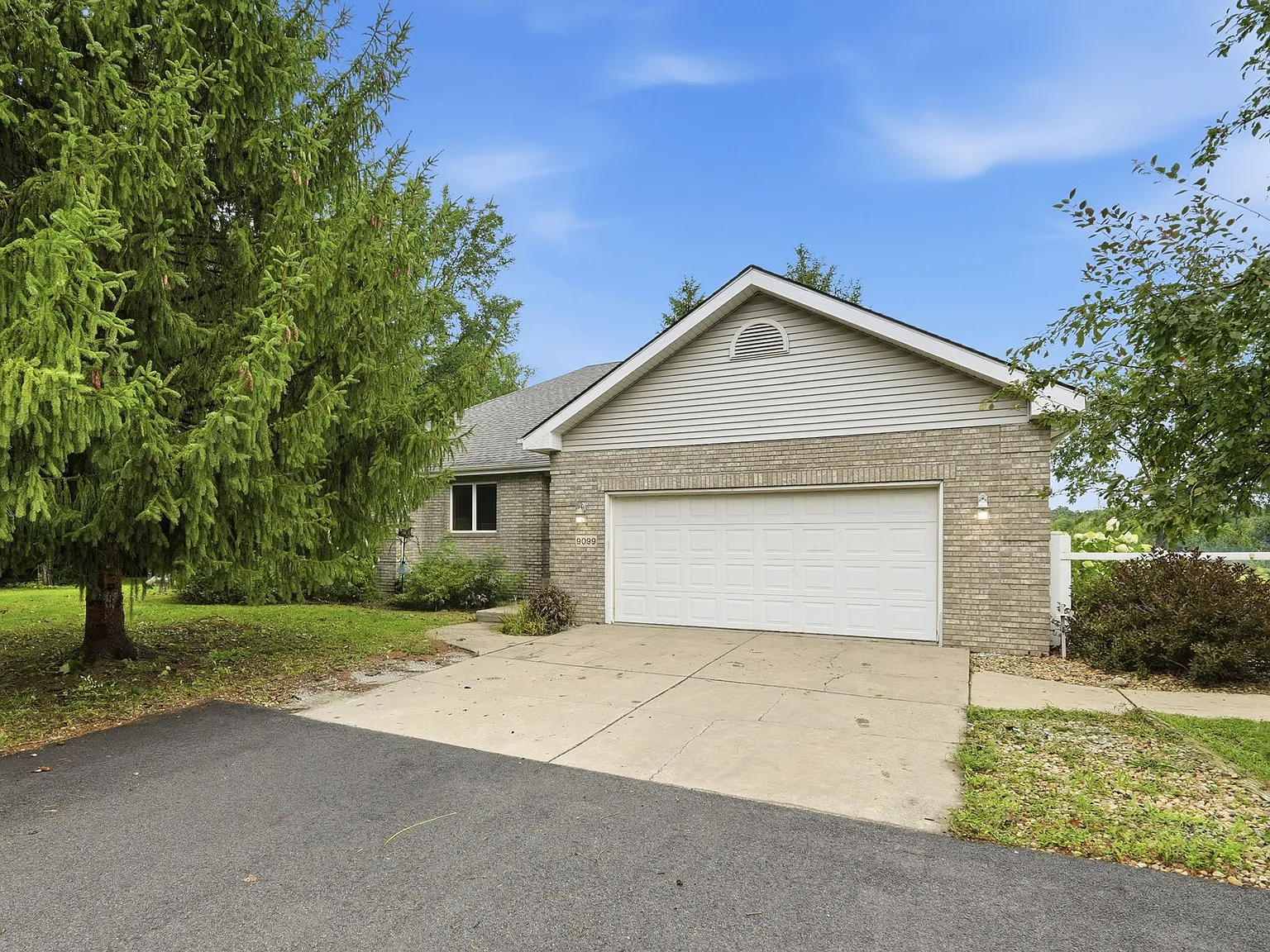 4 bed, 3220 sqft, $4,300 — Photo 4