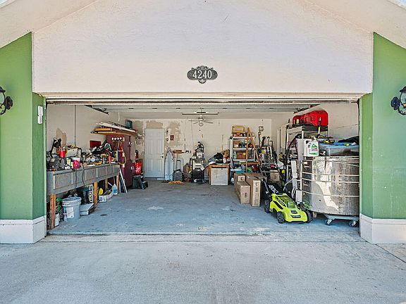 3rd image of 4240 Pine Glades Road