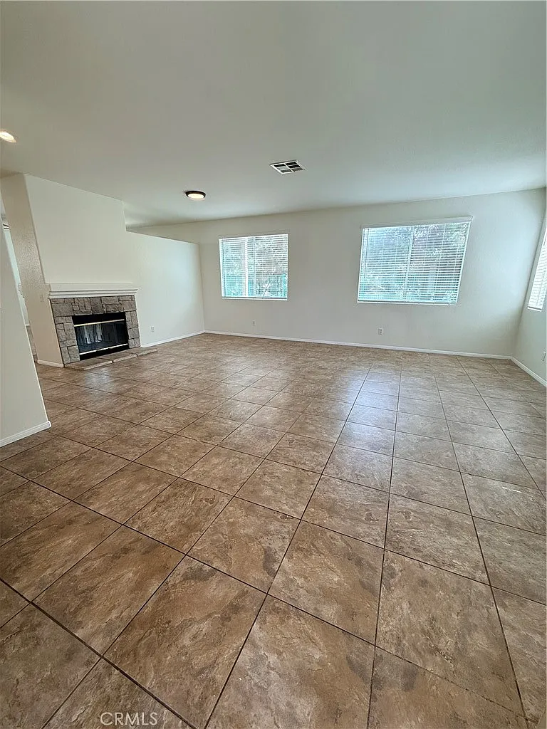 Building Photo - 25865 Lake Shore Ln