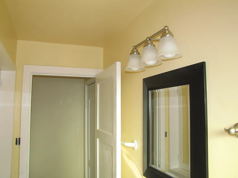 1051 Park Ave #3 — Photo 5