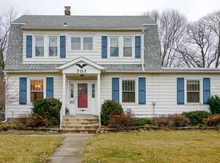 707 S Main St, Eureka, IL