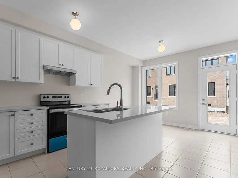 873 Logan Dr — Photo 5