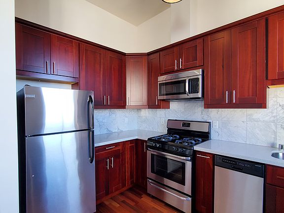 2nd image of 1958 Green St APT 3