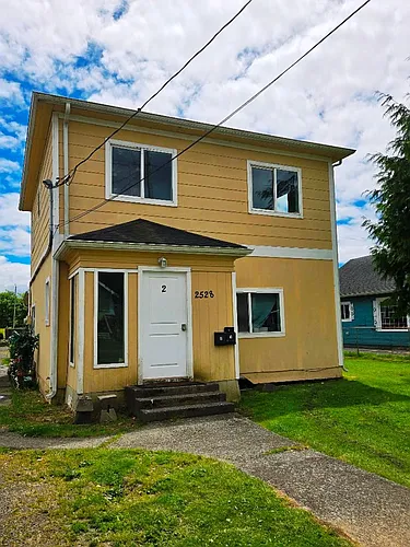 2528 Pacific Ave Photo 1