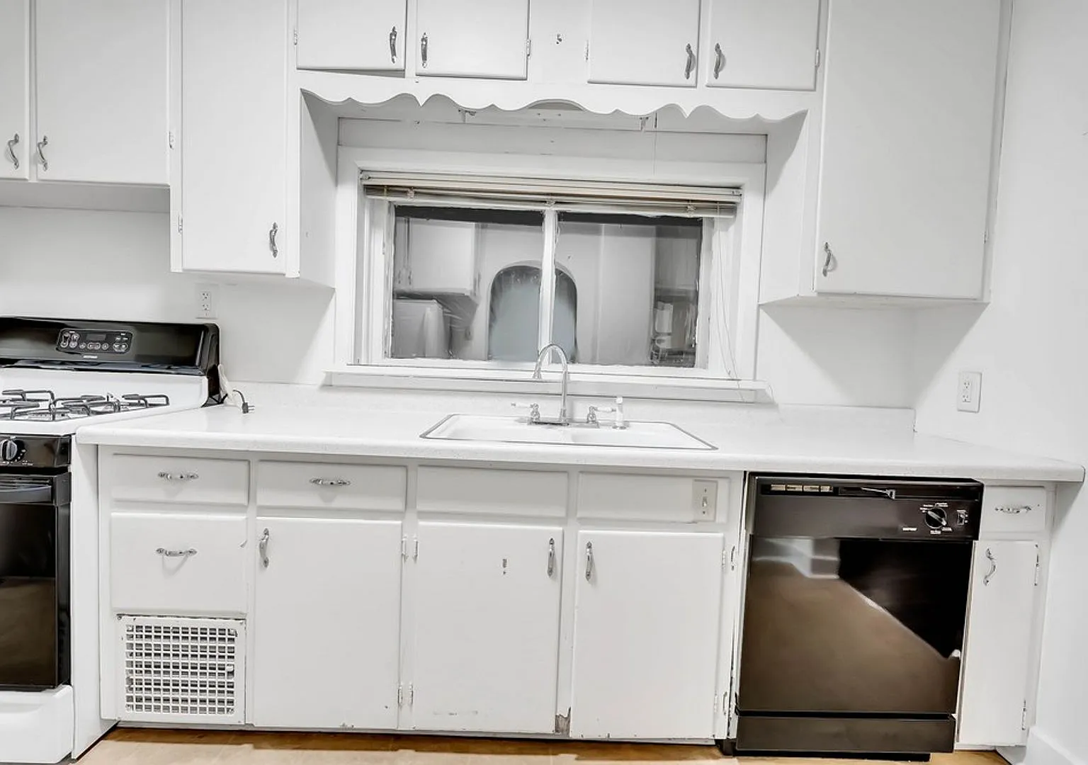 1115 W 11th St - Cedar Falls — Photo 4