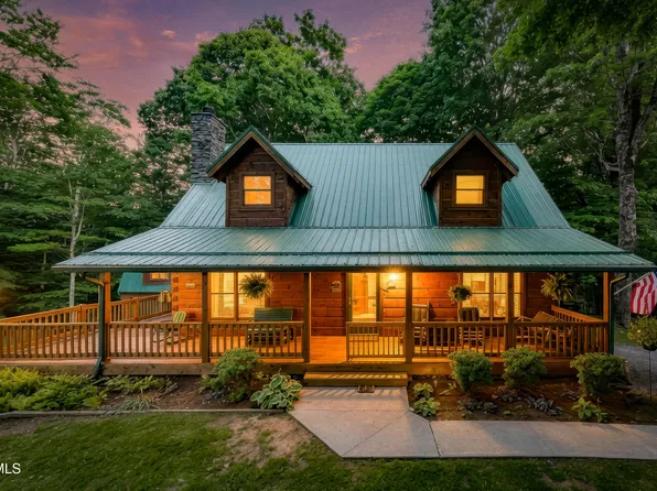 104 Crestwood Dr, Roan Mountain, TN 37687