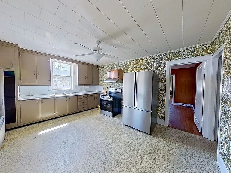 1301 N Duke St — Photo 4