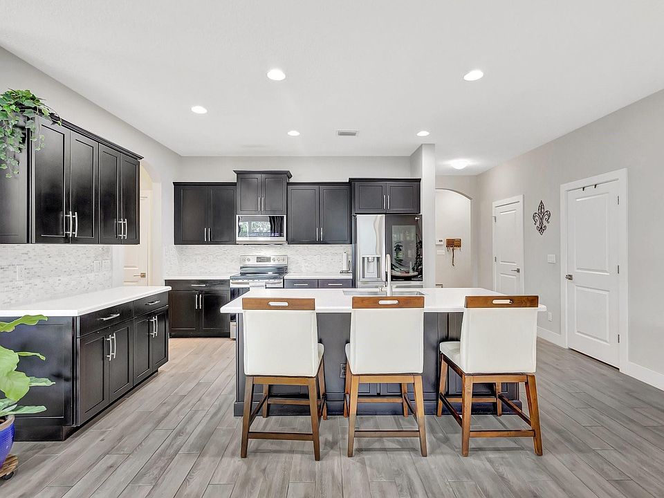 1st image of 92 Palmetto Lane