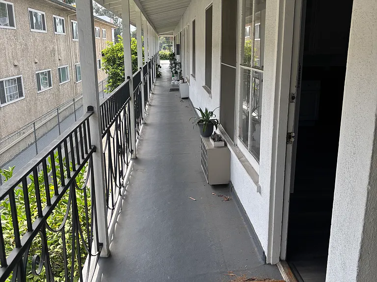 5131 Bakman Ave #8 — Photo 4