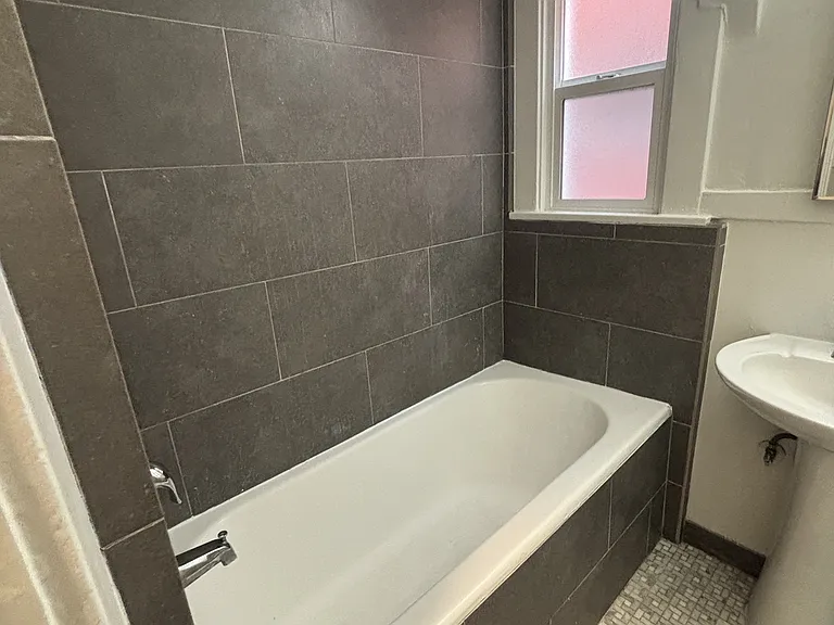 220 Quincy Ave #A — Photo 2