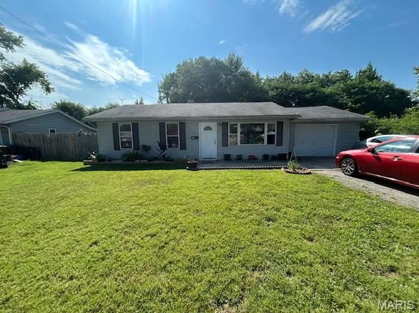 1764 Parklane Dr, Cahokia, IL 62206