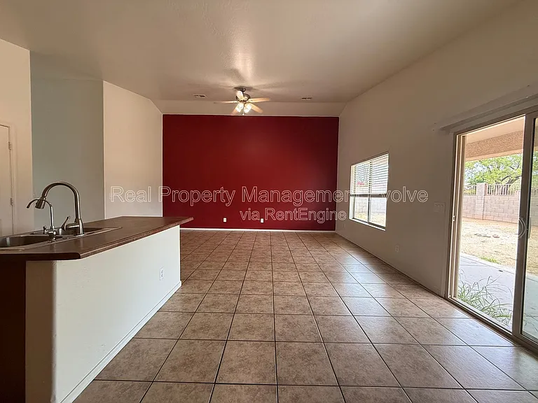 1225 W Shumway Farm Rd — Photo 11