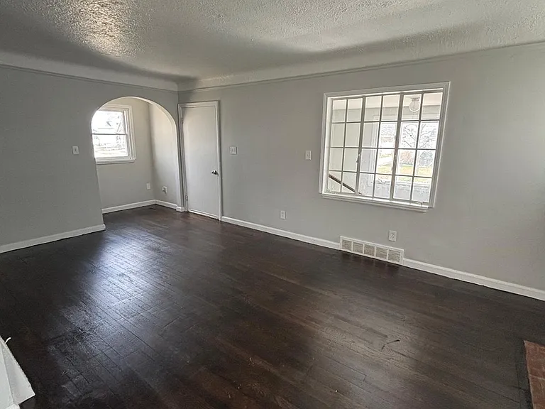 18603 Arrowhead Ave — Photo 5